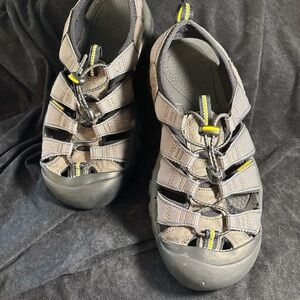 Keen Whisper Closed Toe Sport Sandals Hiking Size 9 Men’s
